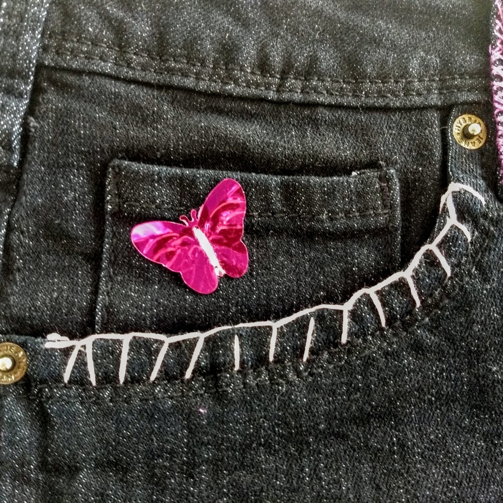 Jean Shorts Hand Embroidered - Picture 3 of 8